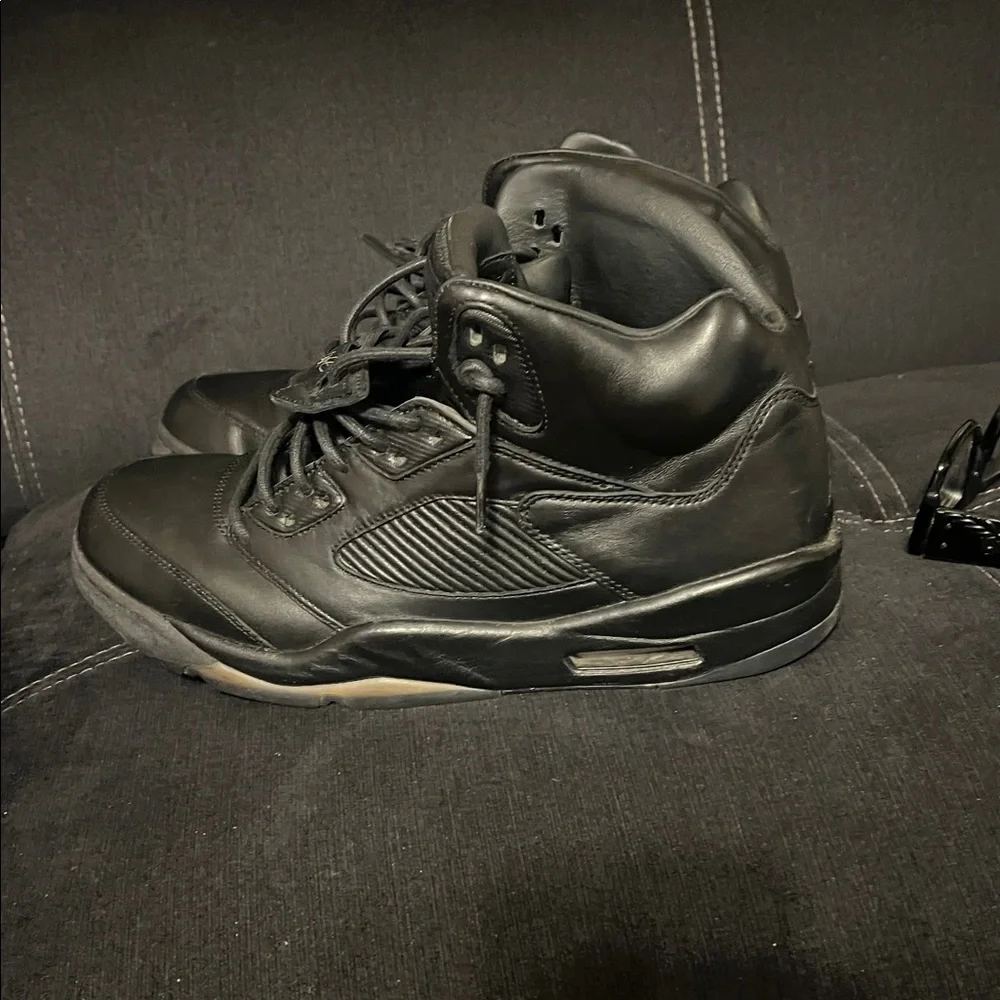 Jordan Black High-Top Sneakers - Picture 3 of 9